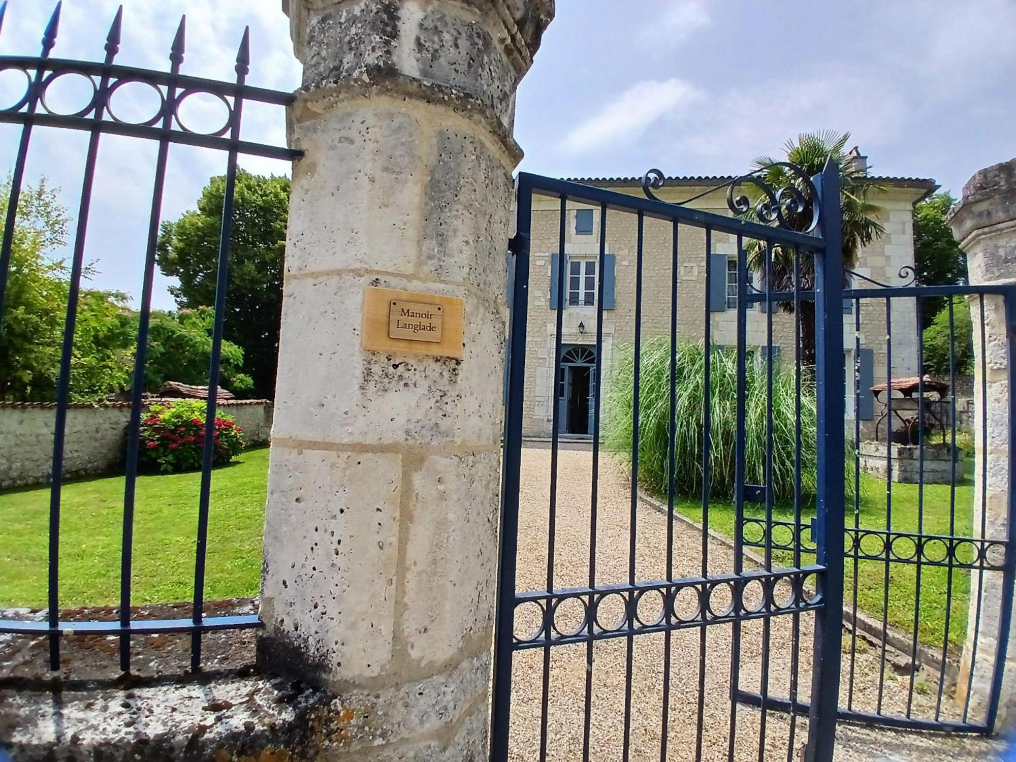 Langlade Estate Villa Montboyer Exterior photo