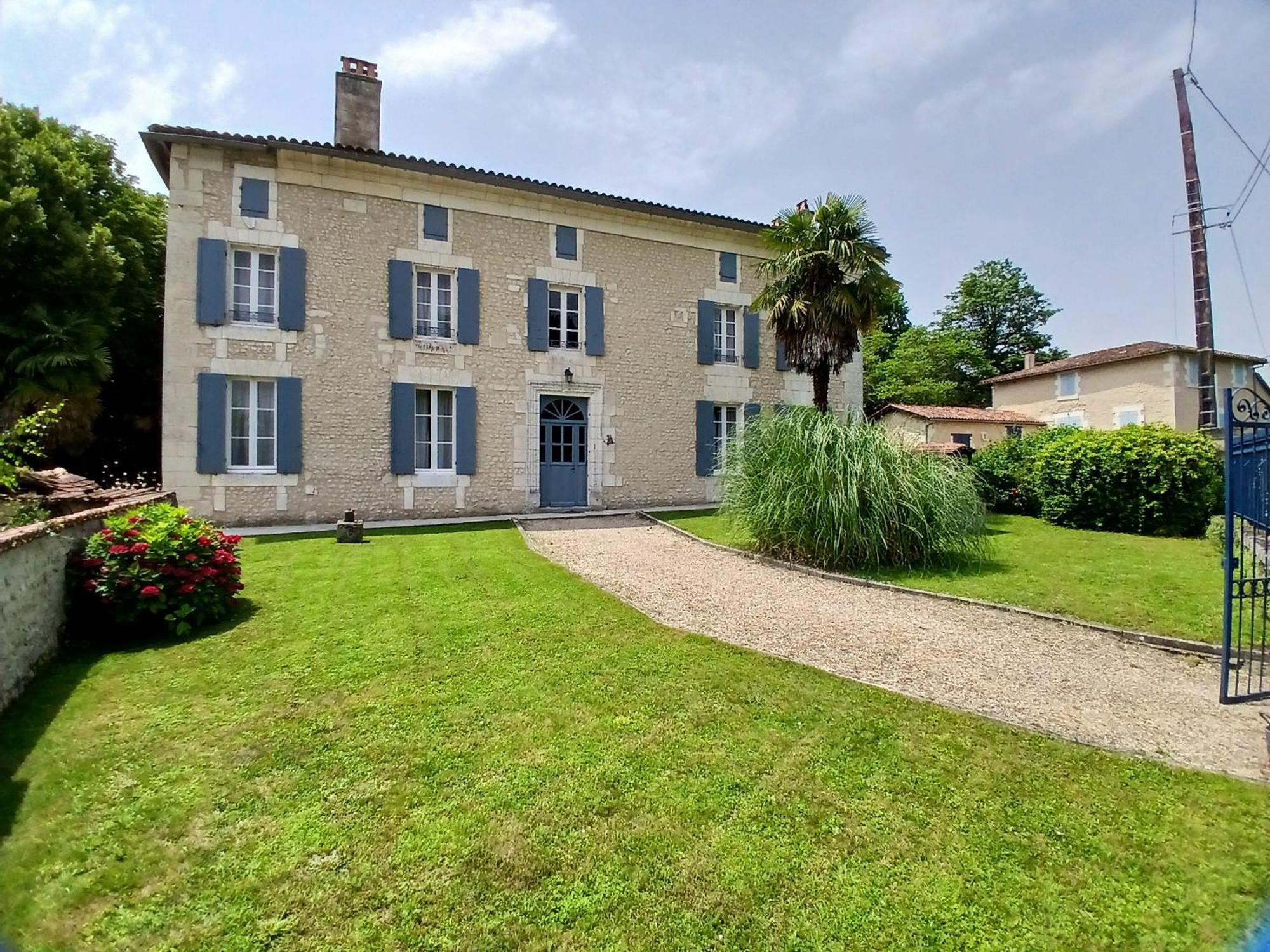 Langlade Estate Villa Montboyer Exterior photo