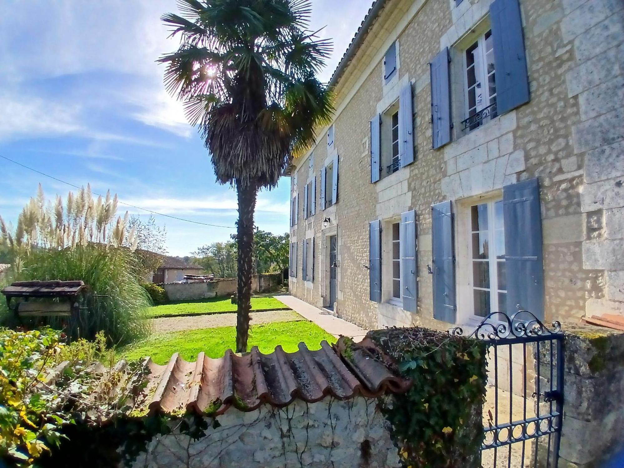 Langlade Estate Villa Montboyer Exterior photo